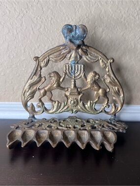Antique 1800s Judaica Brass Hanukkah Oil Lamp Menorah Lions of Judah Eastern Eur